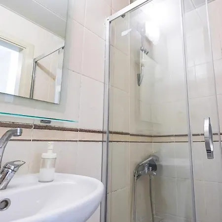 Apartment Charming Oasis With Balcony 3 Min To Antalya